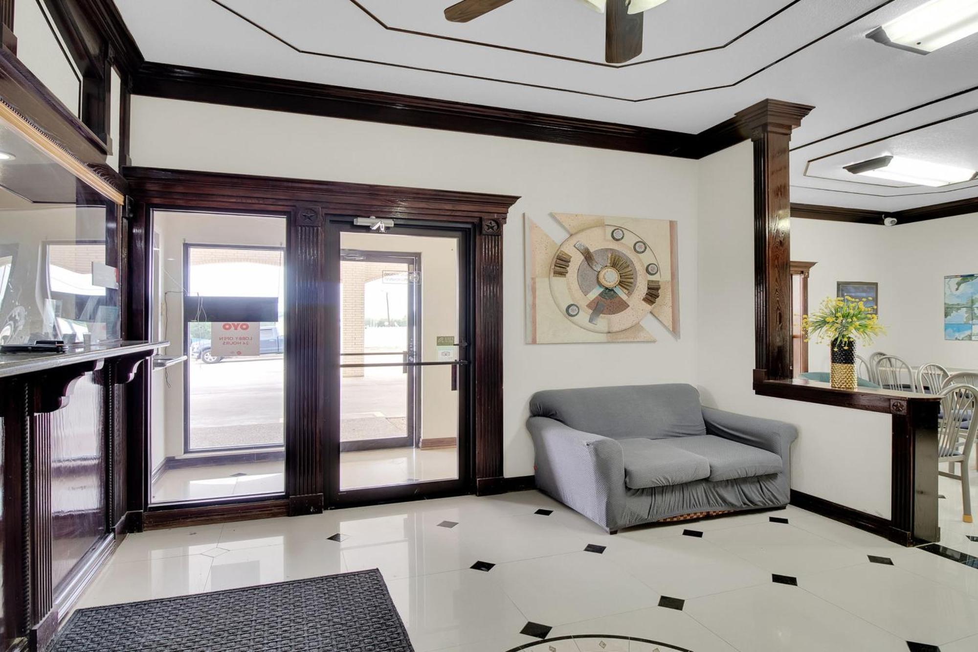Three Rivers Executive Inn & Suites By Oyo Zewnętrze zdjęcie