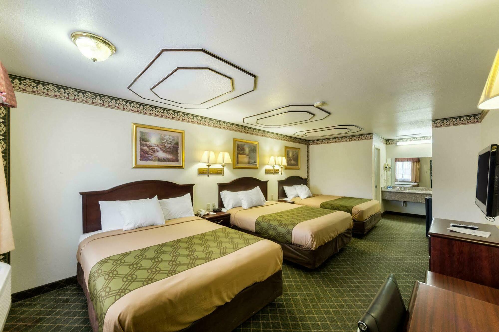 Three Rivers Executive Inn & Suites By Oyo Zewnętrze zdjęcie